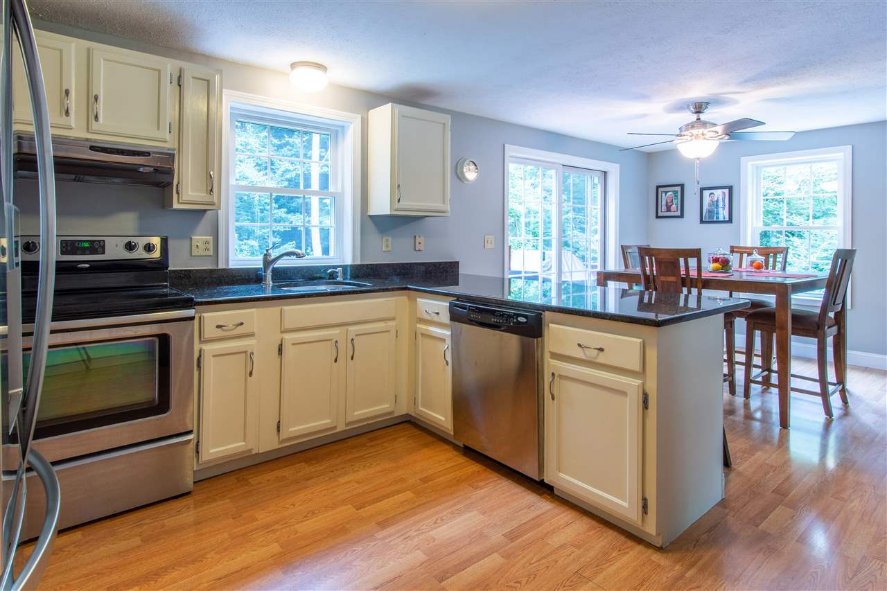 32 Wright Road Derry, NH 03038 - Photo 11 of 37