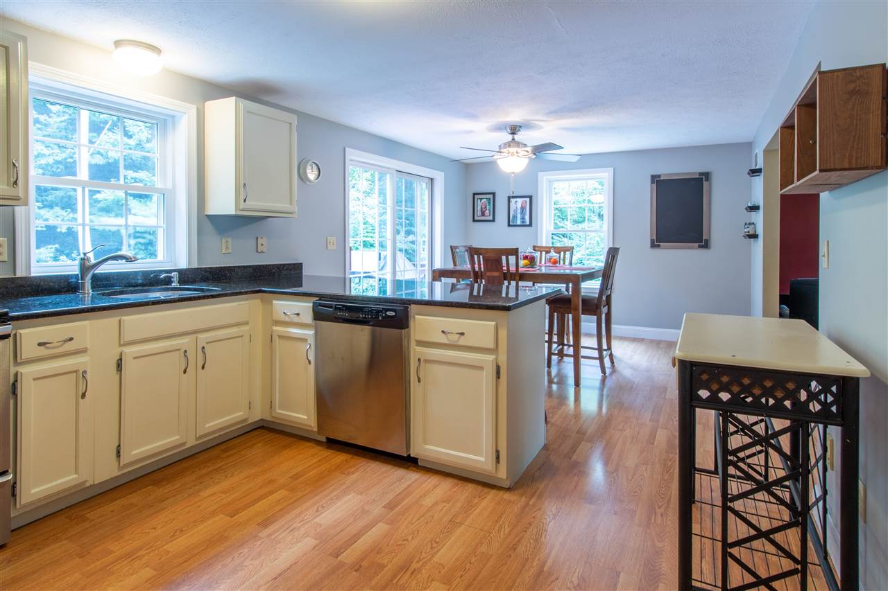 32 Wright Road Derry, NH 03038 - Photo 13 of 37