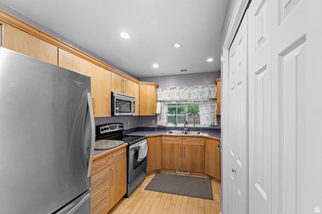 474 North 2330th Street West Provo, UT 84601 - Photo 10 of 33