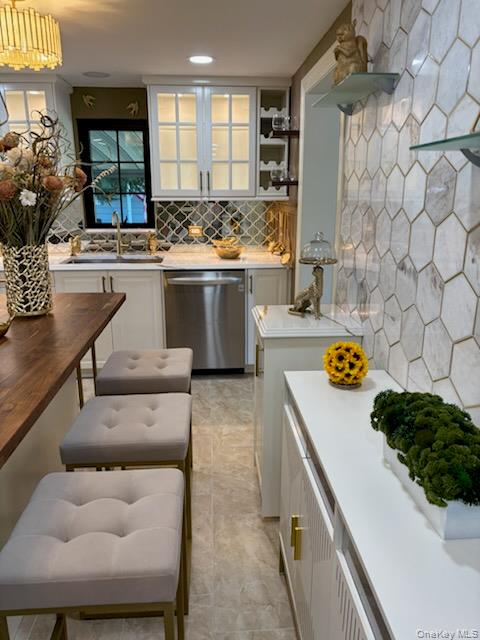 1661-old Country Rd Old Country Road, Unit 476 Riverhead, NY 11901 - Photo 14 of 31 Kitchen Seating