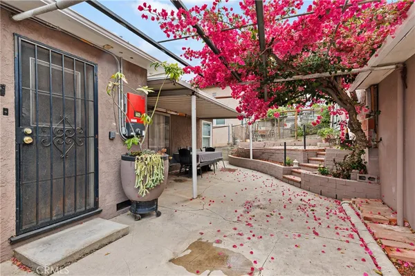 $3,700 | 2587 Lombardy Boulevard, Los Angeles, CA 90032