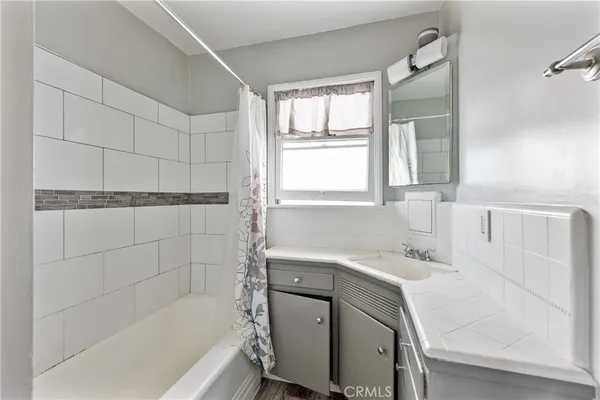 $3,700 | 2587 Lombardy Boulevard, Los Angeles, CA 90032