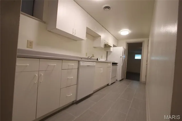 $1,100 | 3809 Shenandoah Avenue, Unit BSMT, St. Louis, MO 63110