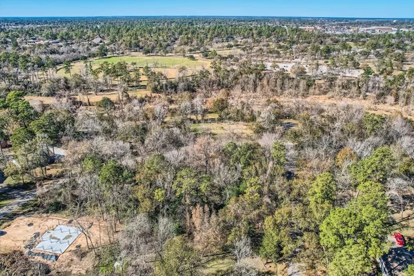 a view of lot of trees and houses