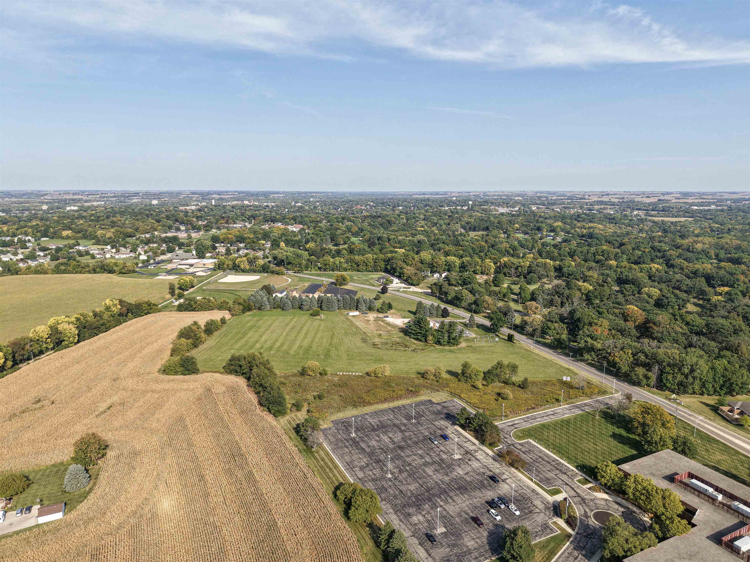 2810 West Pearl City Road Freeport, IL 61032 - Photo 8 of 16 a view of a city