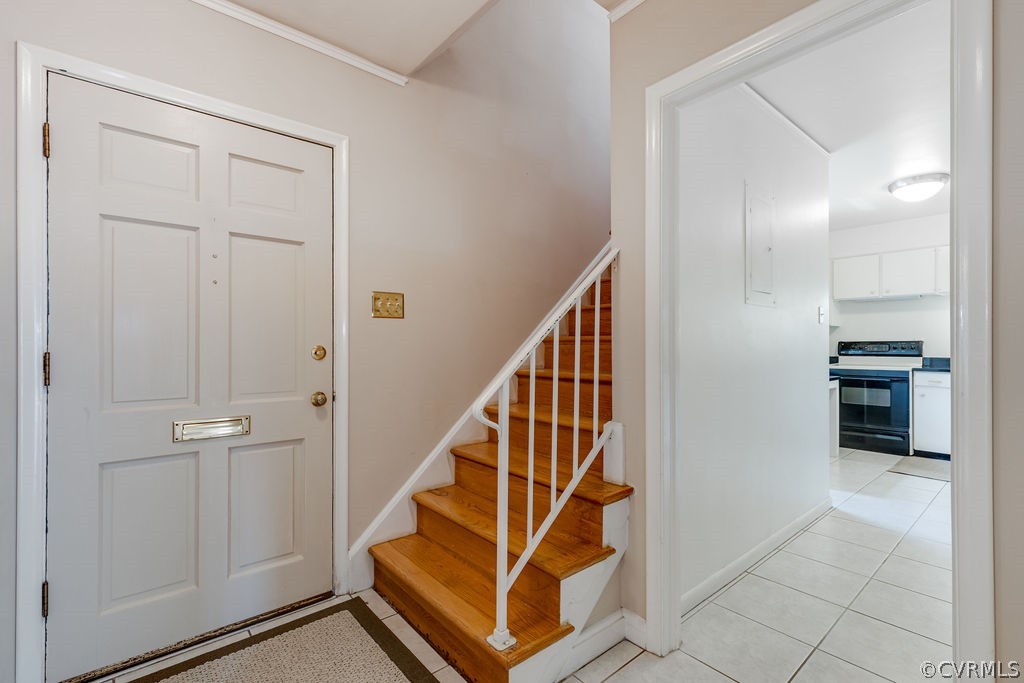 9135 Derbyshire Road, Unit G Henrico, VA 23229 - Photo 7 of 44 a view of a hallway with elevator