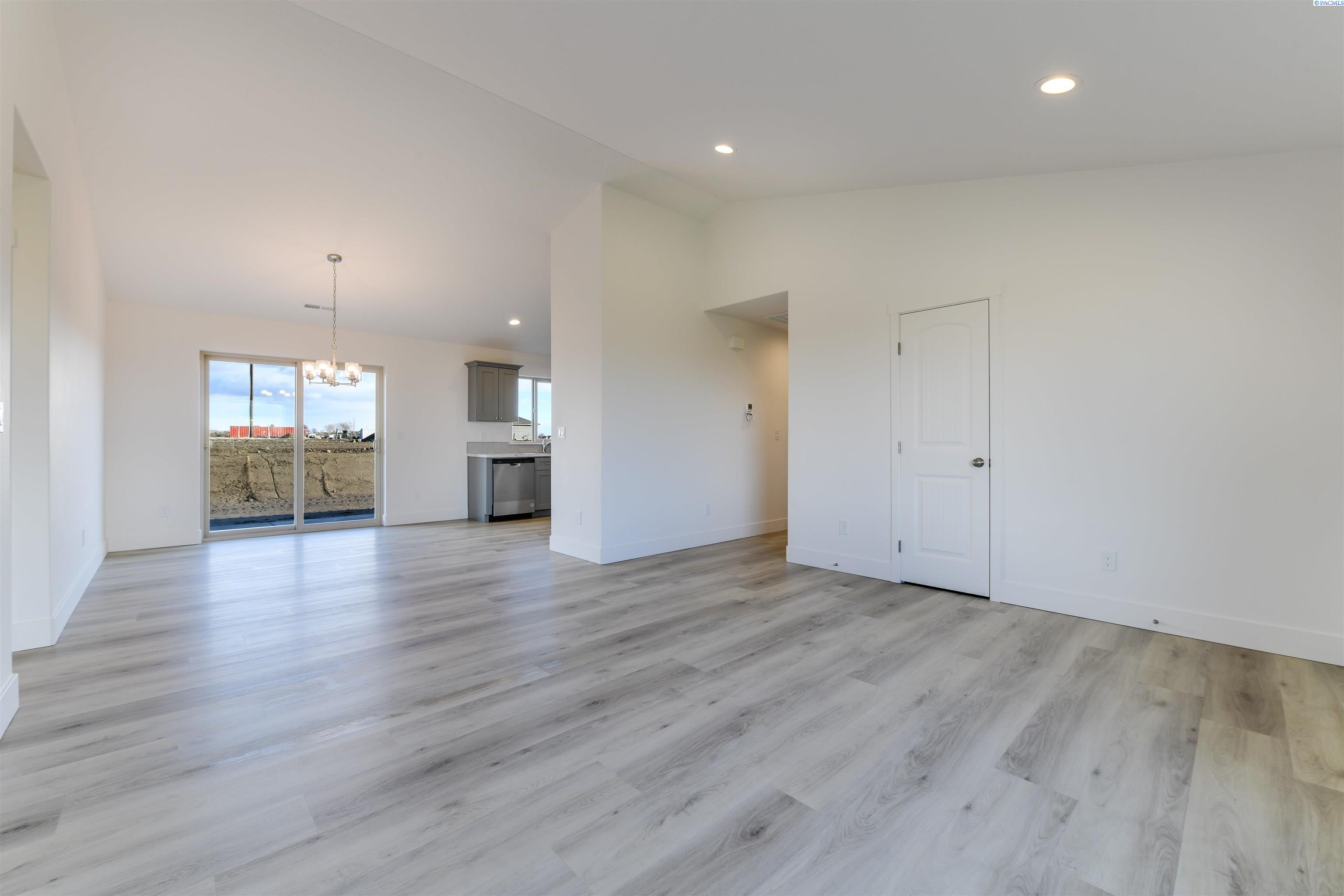913 North Euclid Road Grandview, WA 98930 - Photo 5 of 21 Gallery Image 5