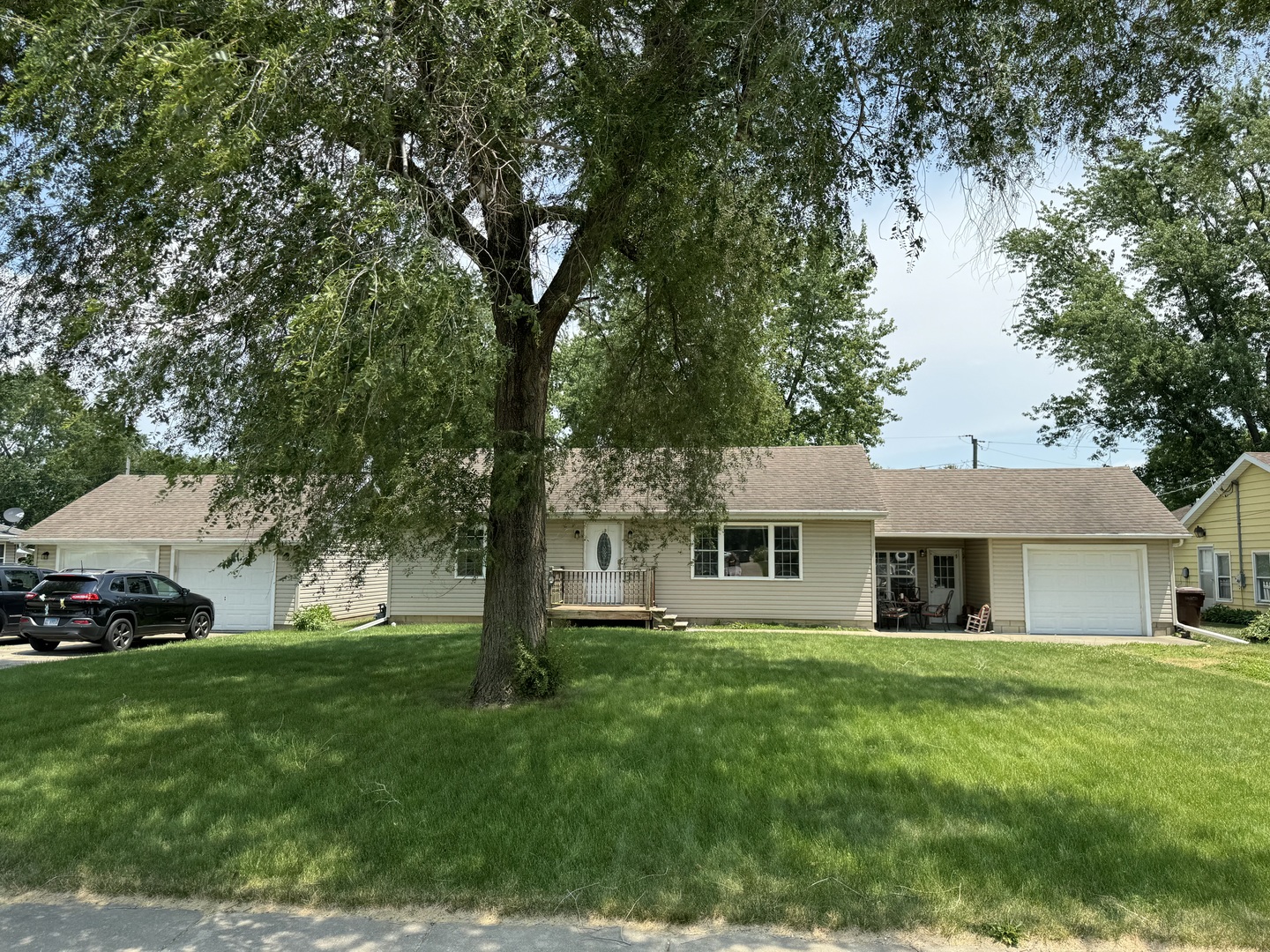 374 North Park Road Herscher, IL 60941 - Photo 2 of 16 a front view of a house with a garden