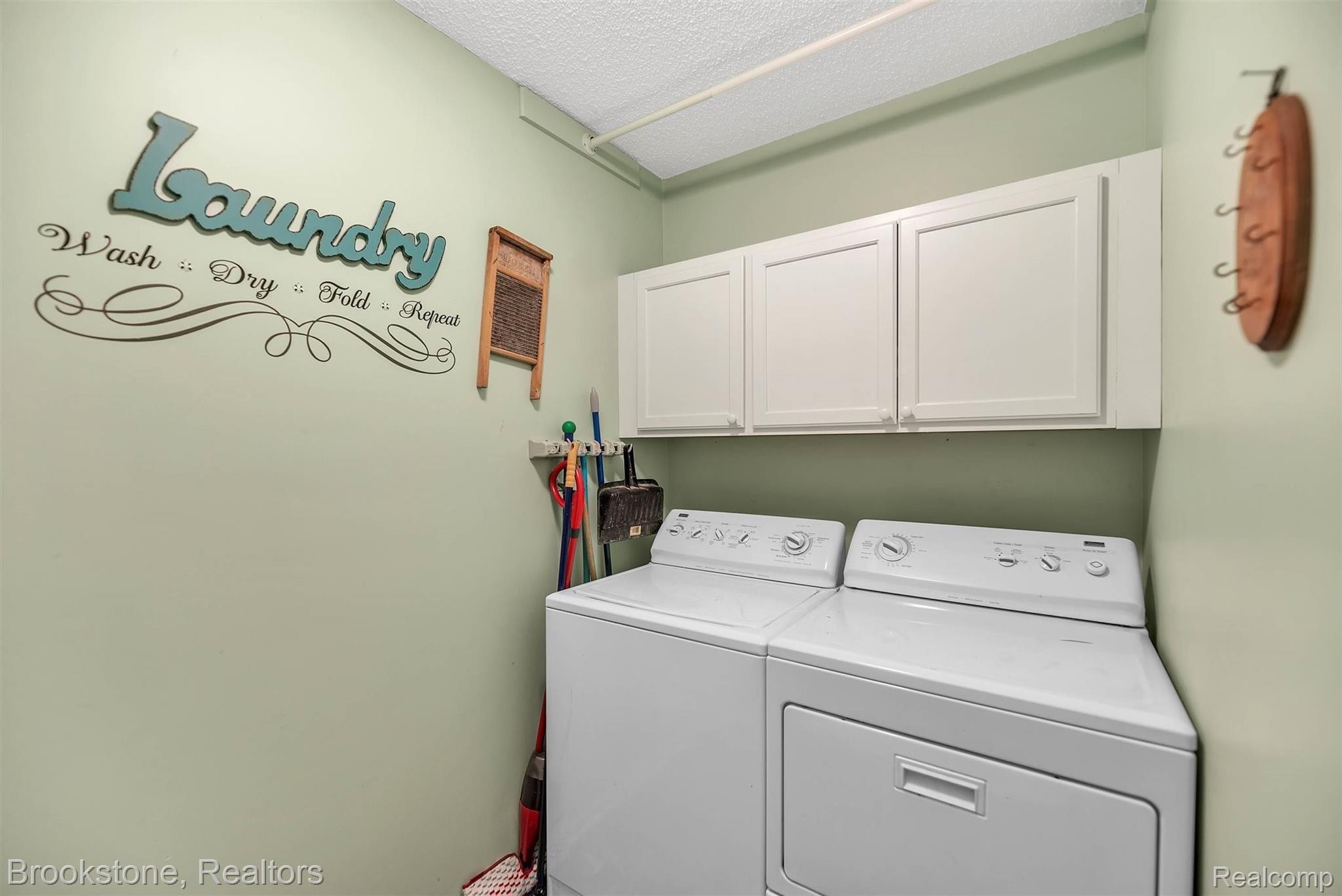 3881 East Hunters Creek Road Metamora, MI 48455 - Photo 18 of 55 Laundry room
