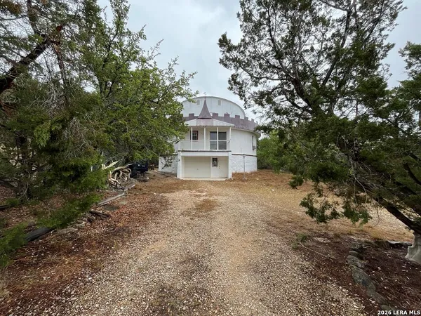 a house view with a outdoor space