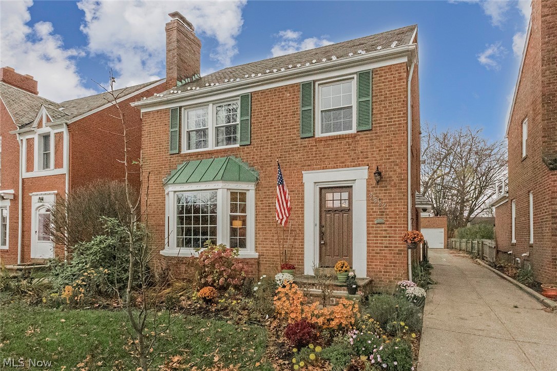 3637 Strandhill Road Shaker Heights, OH 44122 - Photo 2 of 38 Gallery Image 2