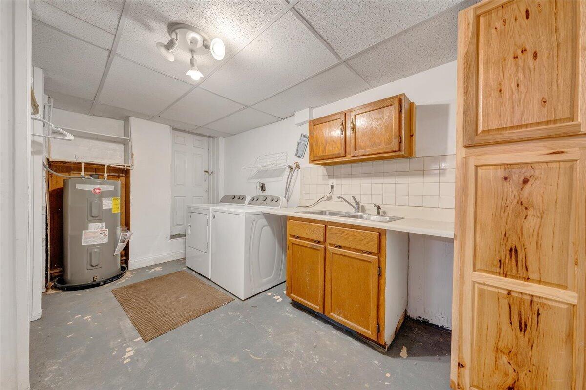 2840 Sha-Al Road Roanoke, VA 24014 - Photo 34 of 50 Large Laundry Room