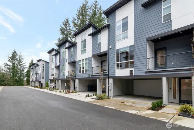 $649,000 | 13710 Ash Way, Unit B4, Everett, WA 98204
