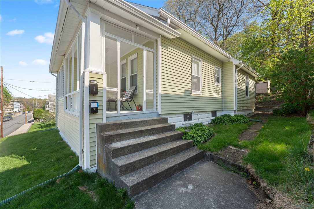 223 Paradis Avenue Woonsocket, RI 02895 - Photo 3 of 35 Gallery Image 3