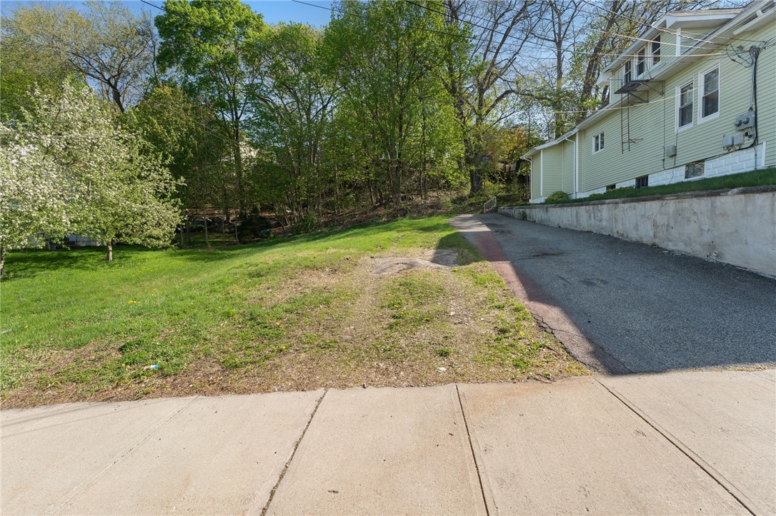 223 Paradis Avenue Woonsocket, RI 02895 - Photo 32 of 35 Gallery Image 32