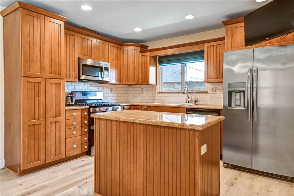 17111 Santa Rita Street Fountain Valley, CA 92708 - Photo 7 of 28 Kitchen