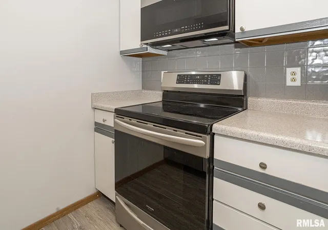 $123,000 | 2112 35th Street, Unit 7, Rock Island, IL 61201