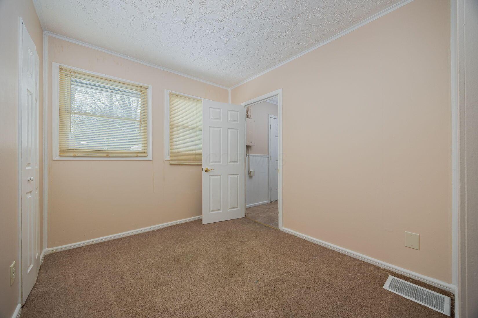 1134 South Hampton Road Columbus, OH 43227 - Photo 21 of 31 Bedroom 3