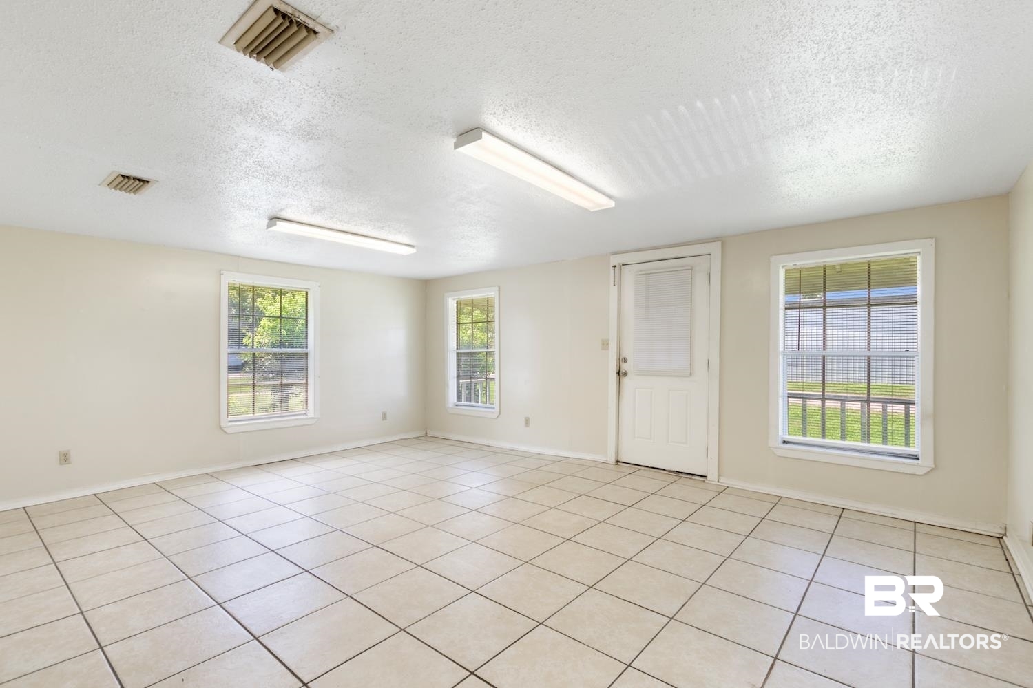 18410 Brewton Street Robertsdale, AL 36567 - Photo 7 of 31