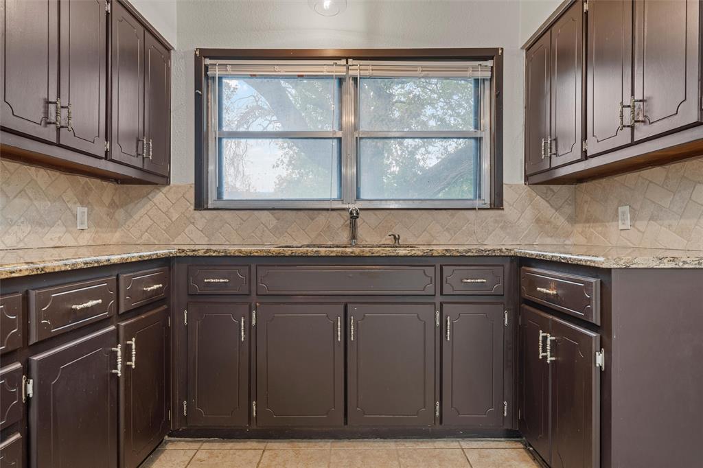 2624 Alvin Drive Waco, TX 76708 - Photo 9 of 26