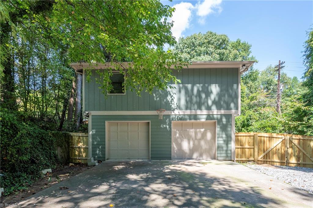 880 Motor Road Winston-Salem, NC 27105 - Photo 5 of 37