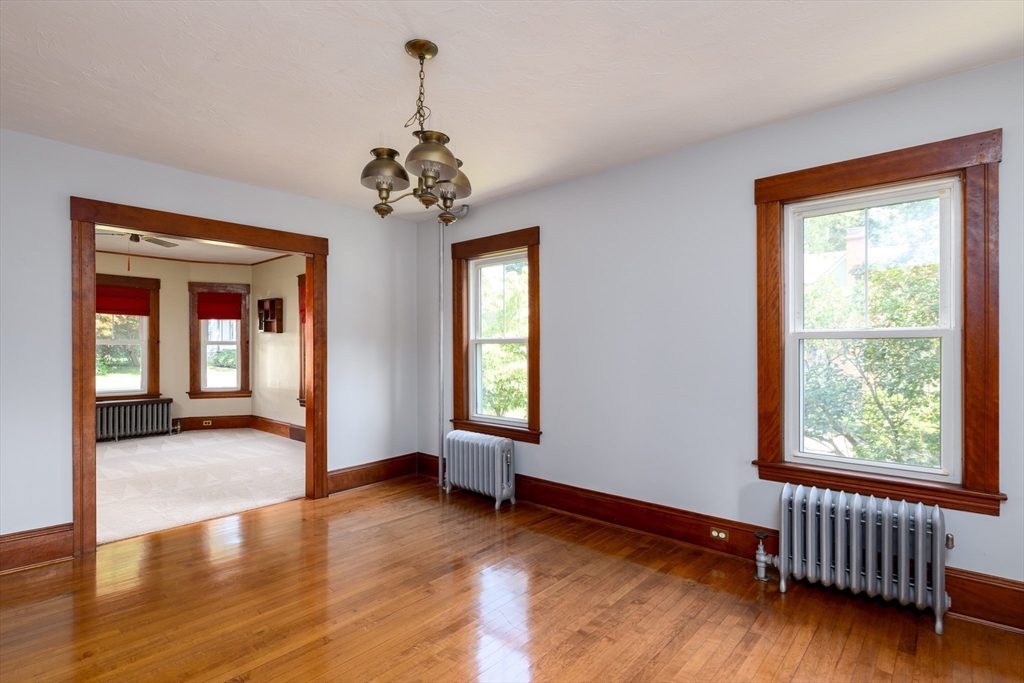 28 Holt Road Holden, MA 01520 - Photo 9 of 42 Gallery Image 9