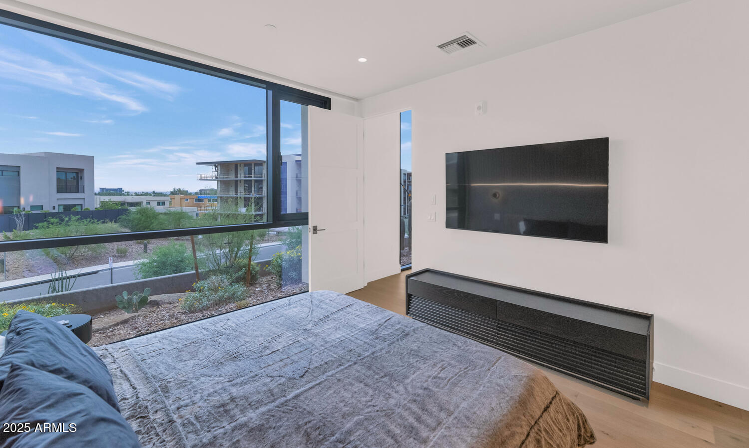 5000 East Camelback Road, Unit 102 Scottsdale, AZ 85251 - Photo 12 of 34 5000 N Camelback Ridge Dr-large-017-009-