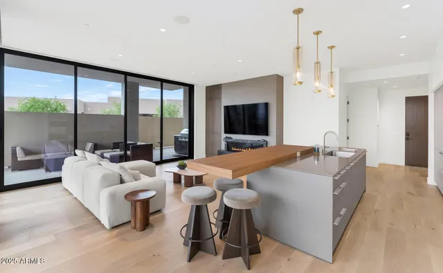 $22,495 | 5000 East Camelback Road, Unit 102, Scottsdale, AZ 85251