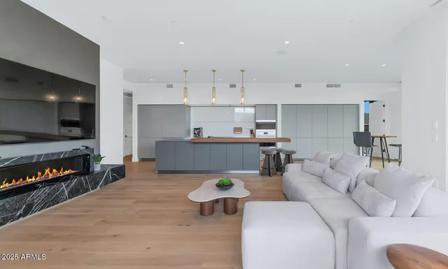 $22,495 | 5000 East Camelback Road, Unit 102, Scottsdale, AZ 85251