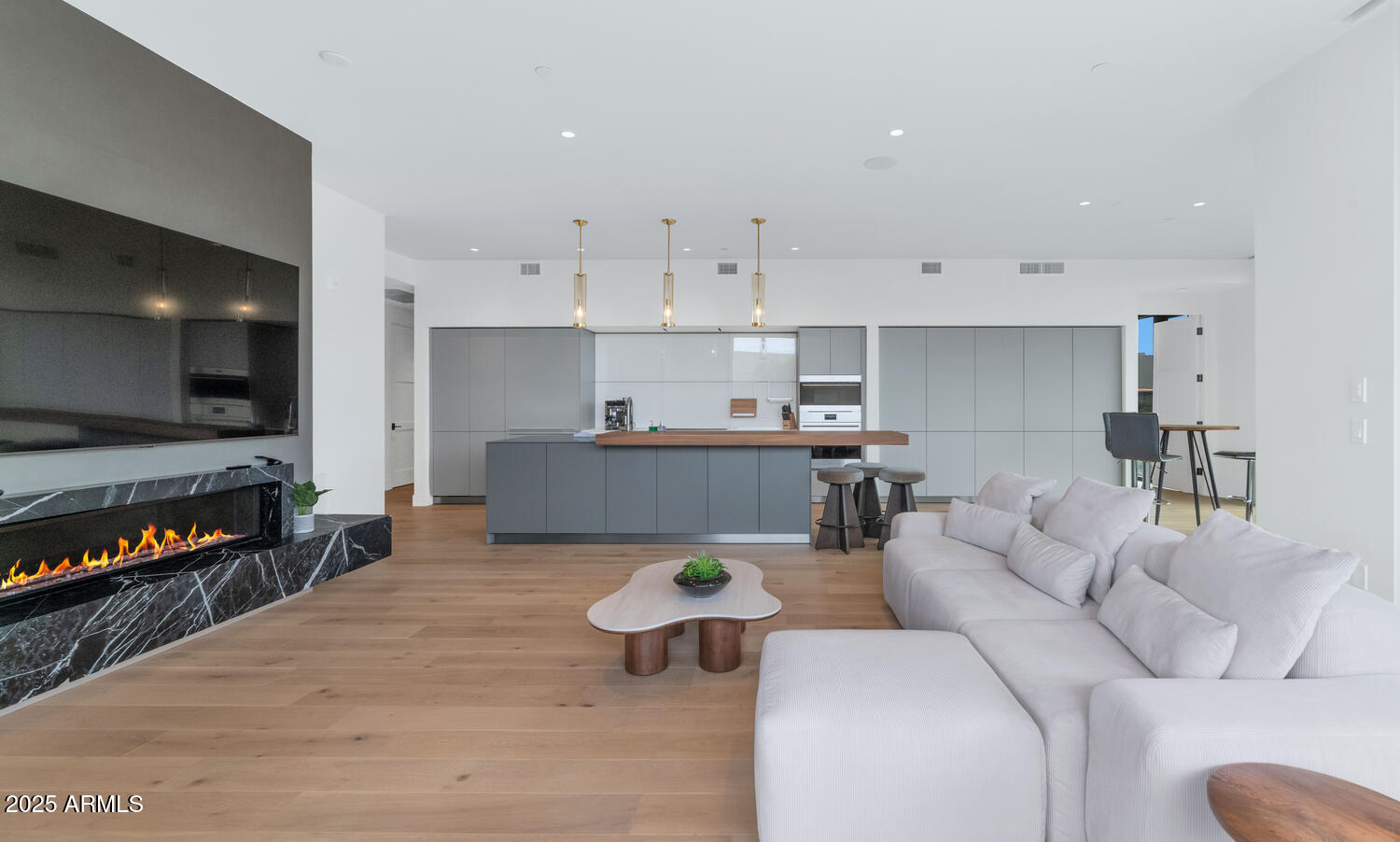 5000 East Camelback Road, Unit 102 Scottsdale, AZ 85251 - Photo 5 of 34 5000 N Camelback Ridge Dr-large-007-022-