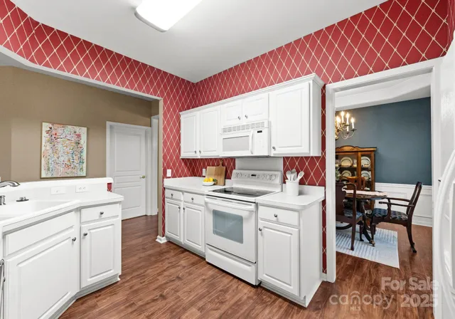 $510,000 | 7011 Southbrook Drive, Charlotte, NC 28277