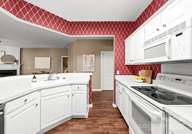 $510,000 | 7011 Southbrook Drive, Charlotte, NC 28277