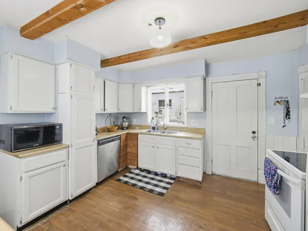 $195,000 | 2102 Nelson Street, Manistee, MI 49660