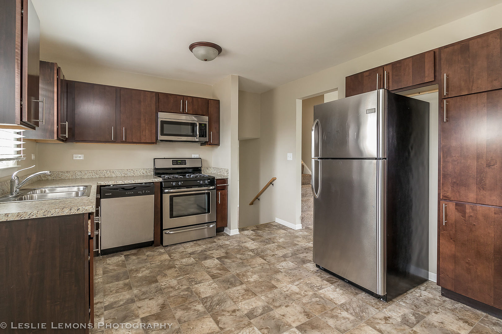 1441 Marcy Lane Wheeling, IL 60090 - Photo 7 of 28
