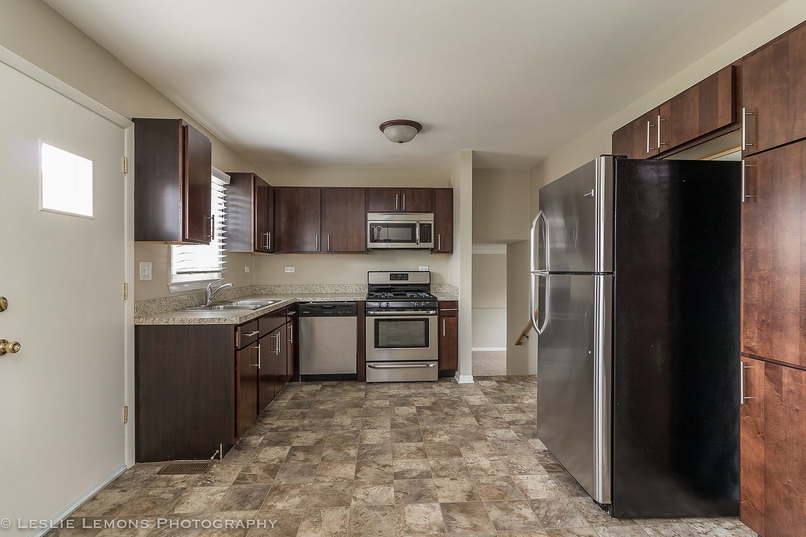 1441 Marcy Lane Wheeling, IL 60090 - Photo 8 of 28