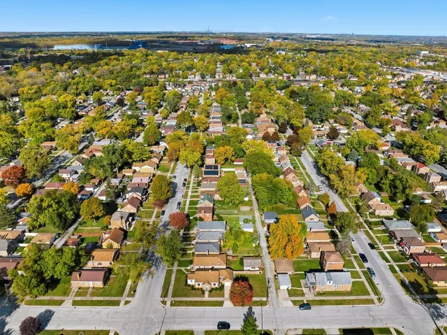 $119,900 | 14235 South Dearborn Street, Riverdale, IL 60827