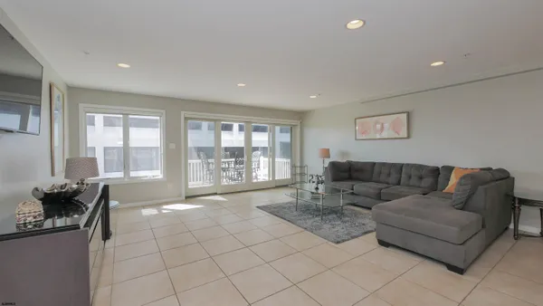 $4,500 | 137 South Berkley Square, Unit B, Atlantic City, NJ 08401