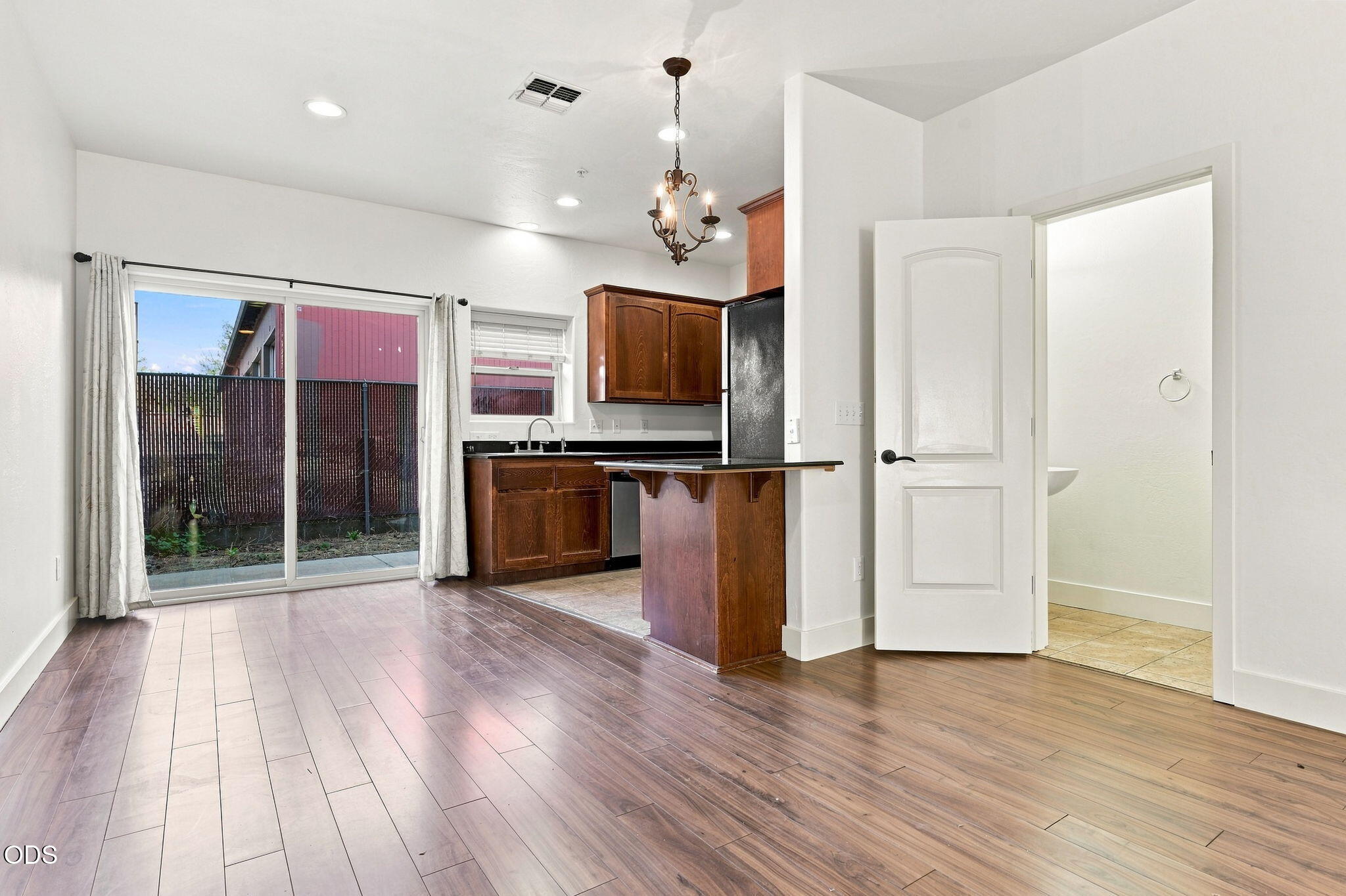 2210 East Barnett Road, Unit 9 Medford, OR 97504 - Photo 7 of 24 Gallery Image 7