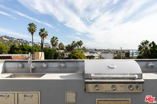 $5,995 | 829 Larrabee Street, Unit PH 404, West Hollywood, CA 90069