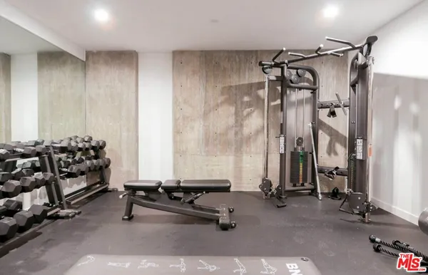 $5,995 | 829 Larrabee Street, Unit PH 404, West Hollywood, CA 90069