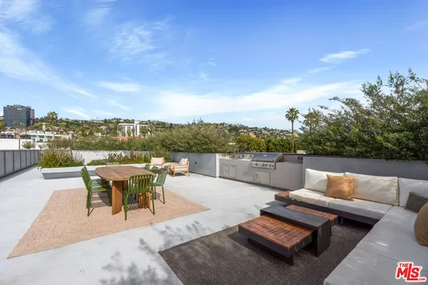 $5,995 | 829 Larrabee Street, Unit PH 404, West Hollywood, CA 90069