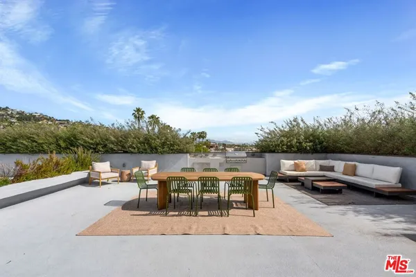 $5,995 | 829 Larrabee Street, Unit PH 404, West Hollywood, CA 90069