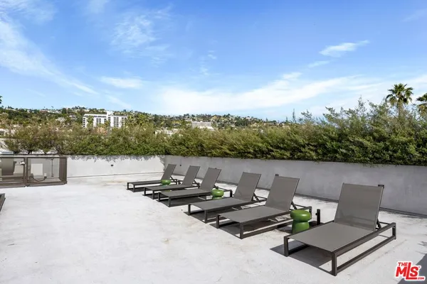 $5,995 | 829 Larrabee Street, Unit PH 404, West Hollywood, CA 90069