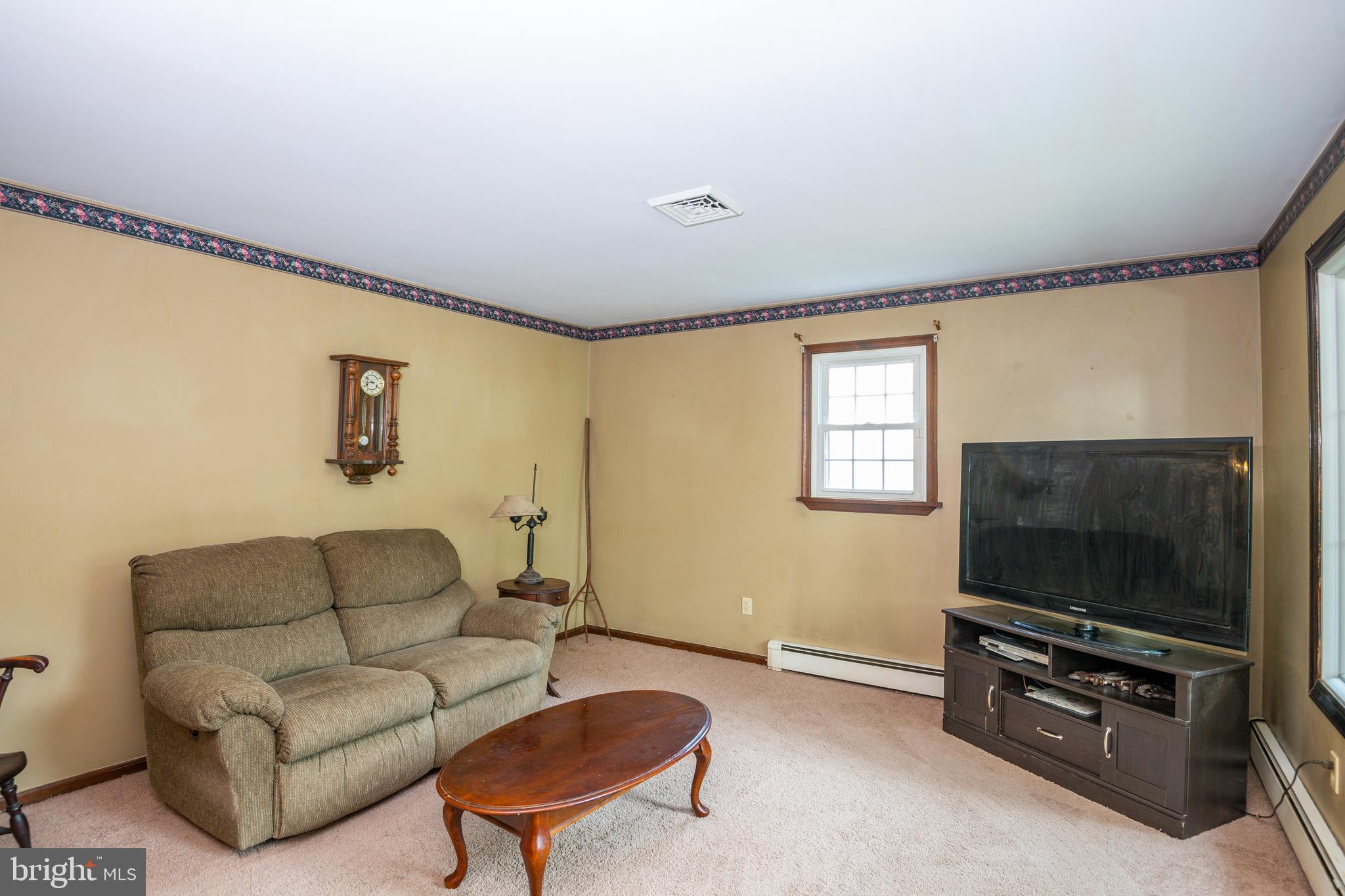 2508 Berkley Road Reading, PA 19605 - Photo 4 of 36