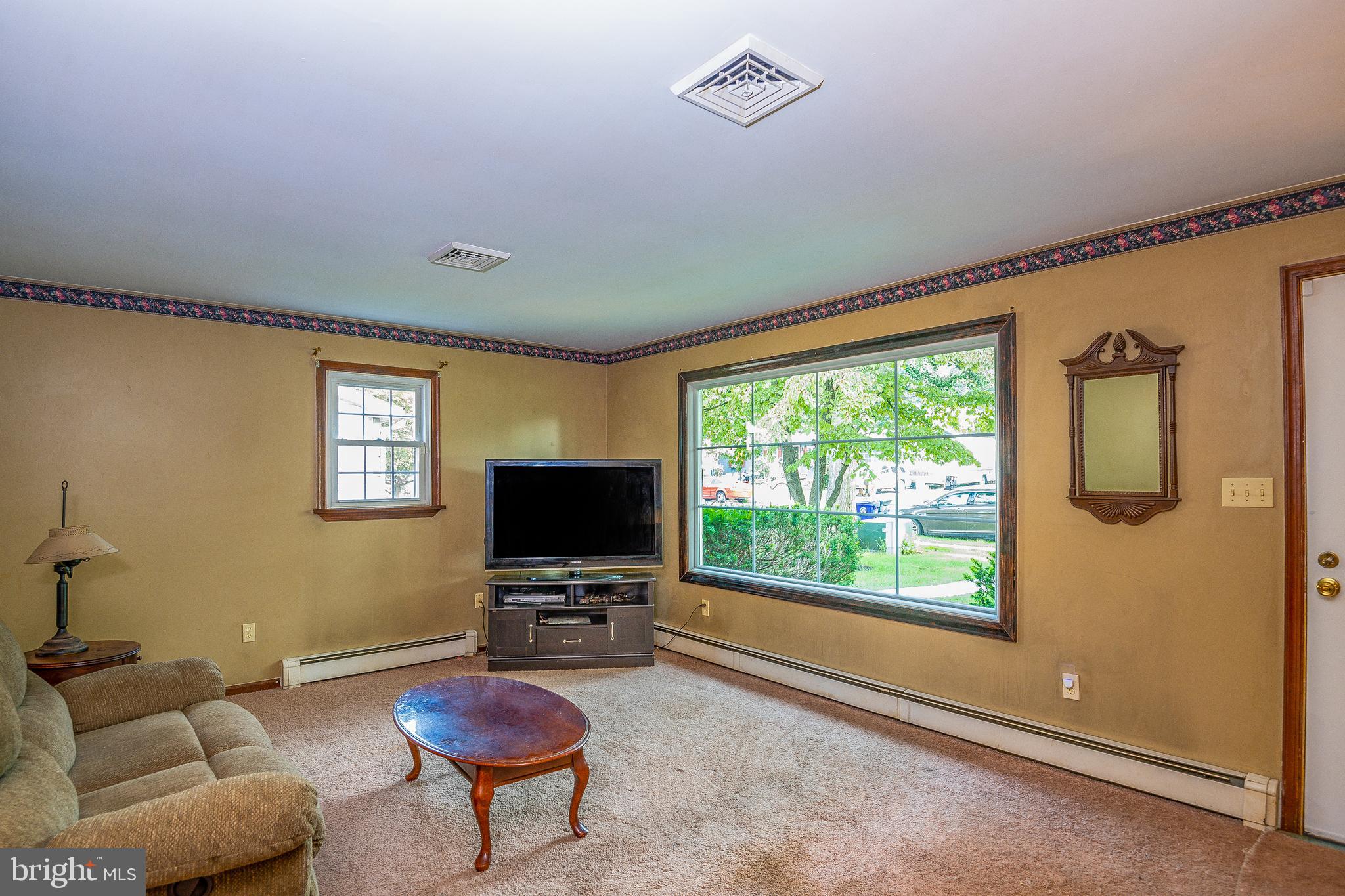2508 Berkley Road Reading, PA 19605 - Photo 5 of 36