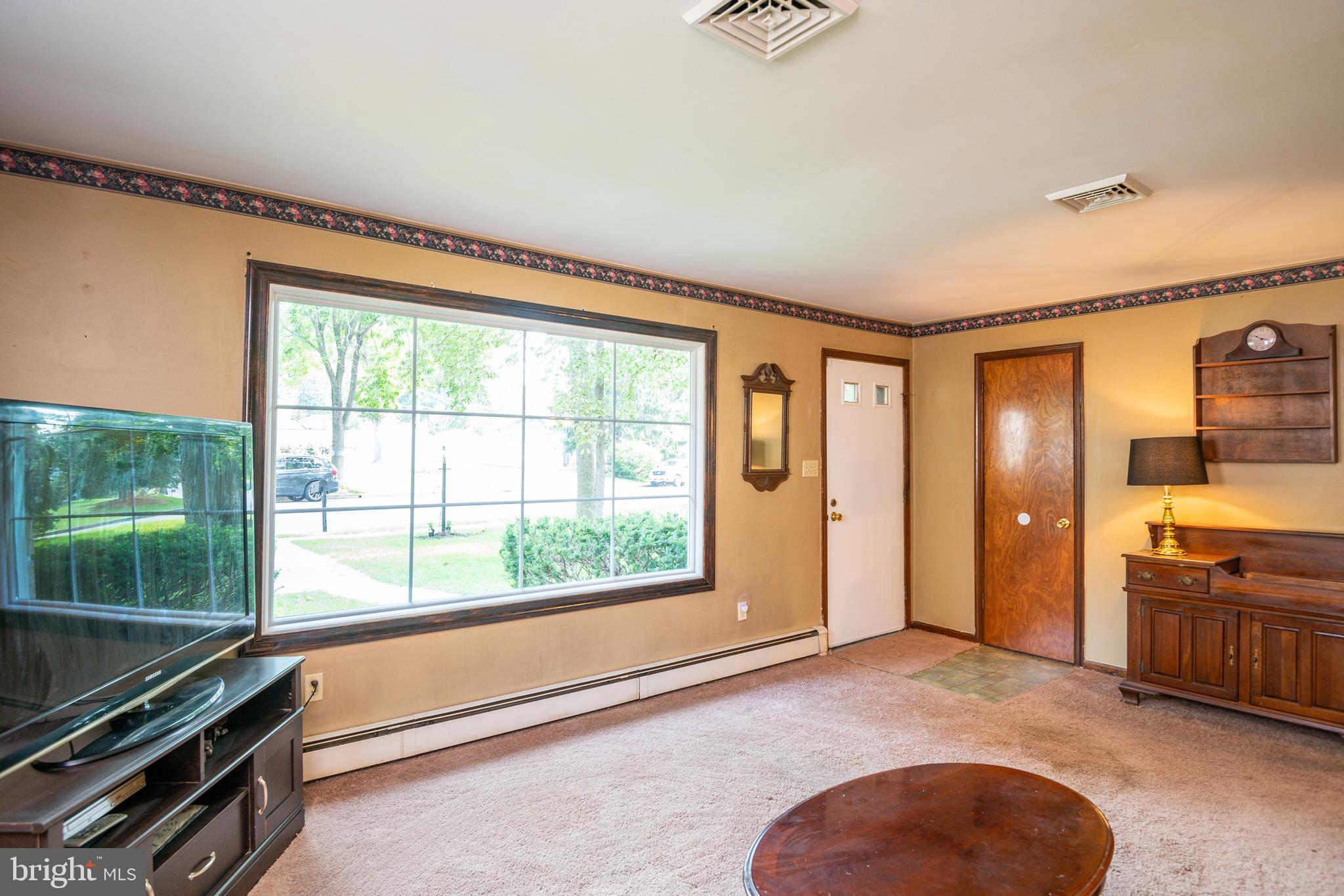 2508 Berkley Road Reading, PA 19605 - Photo 6 of 36