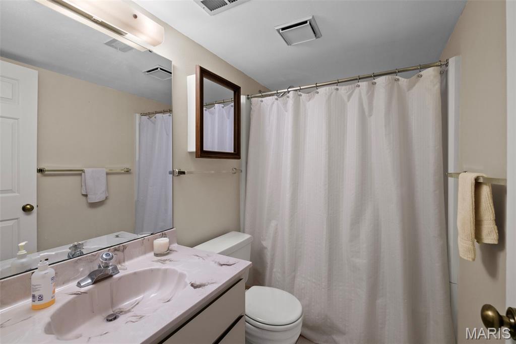 9208 Eager Road St. Louis, MO 63144 - Photo 15 of 22