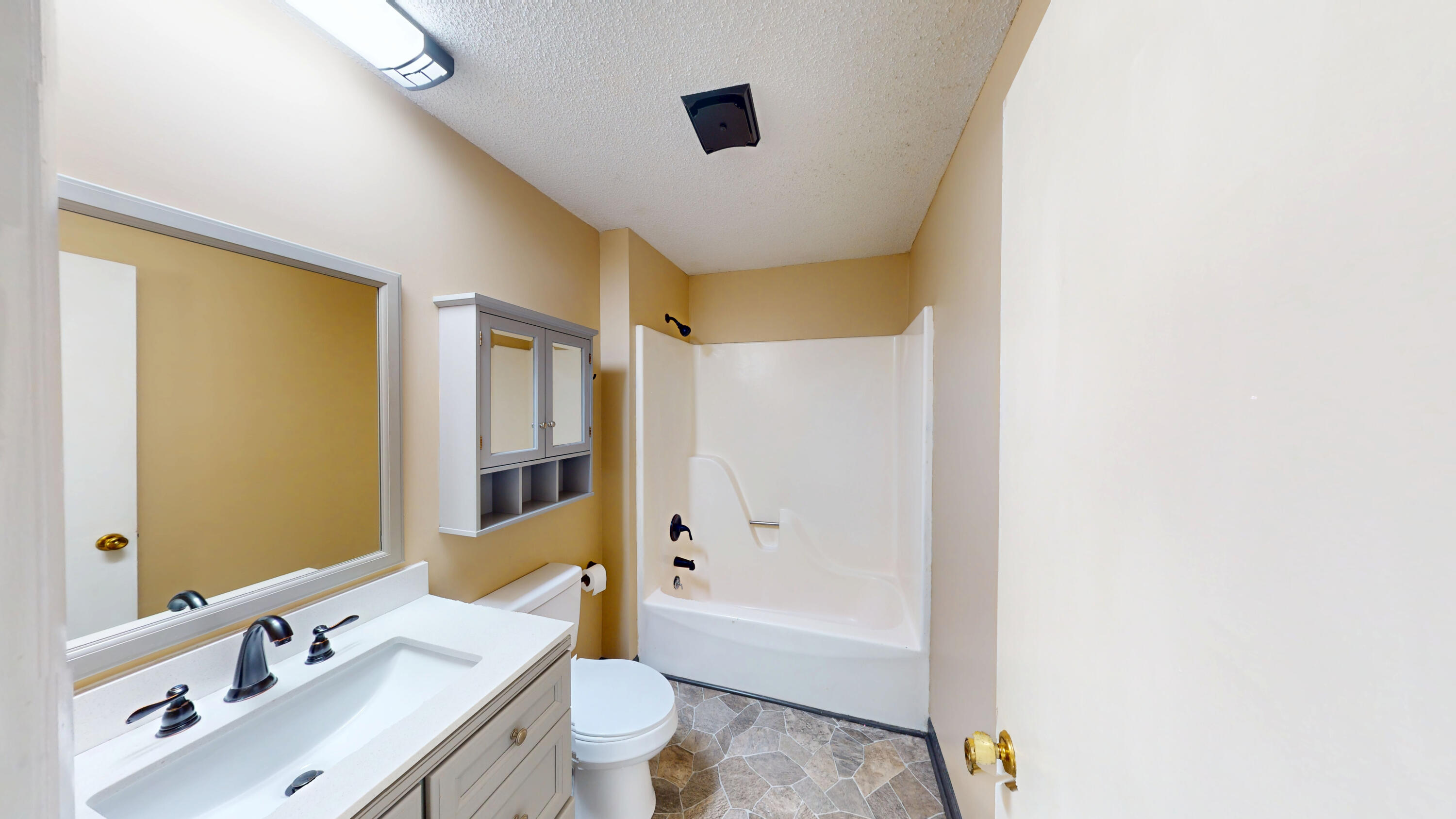 582 11th Avenue Dayton, TN 37321 - Photo 12 of 22 11-Bathroom