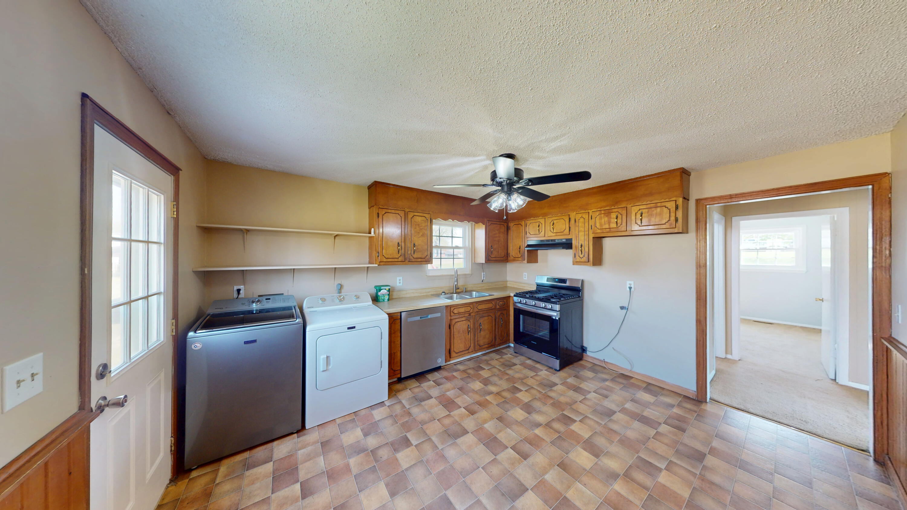 582 11th Avenue Dayton, TN 37321 - Photo 6 of 22 5-Kitchen 1