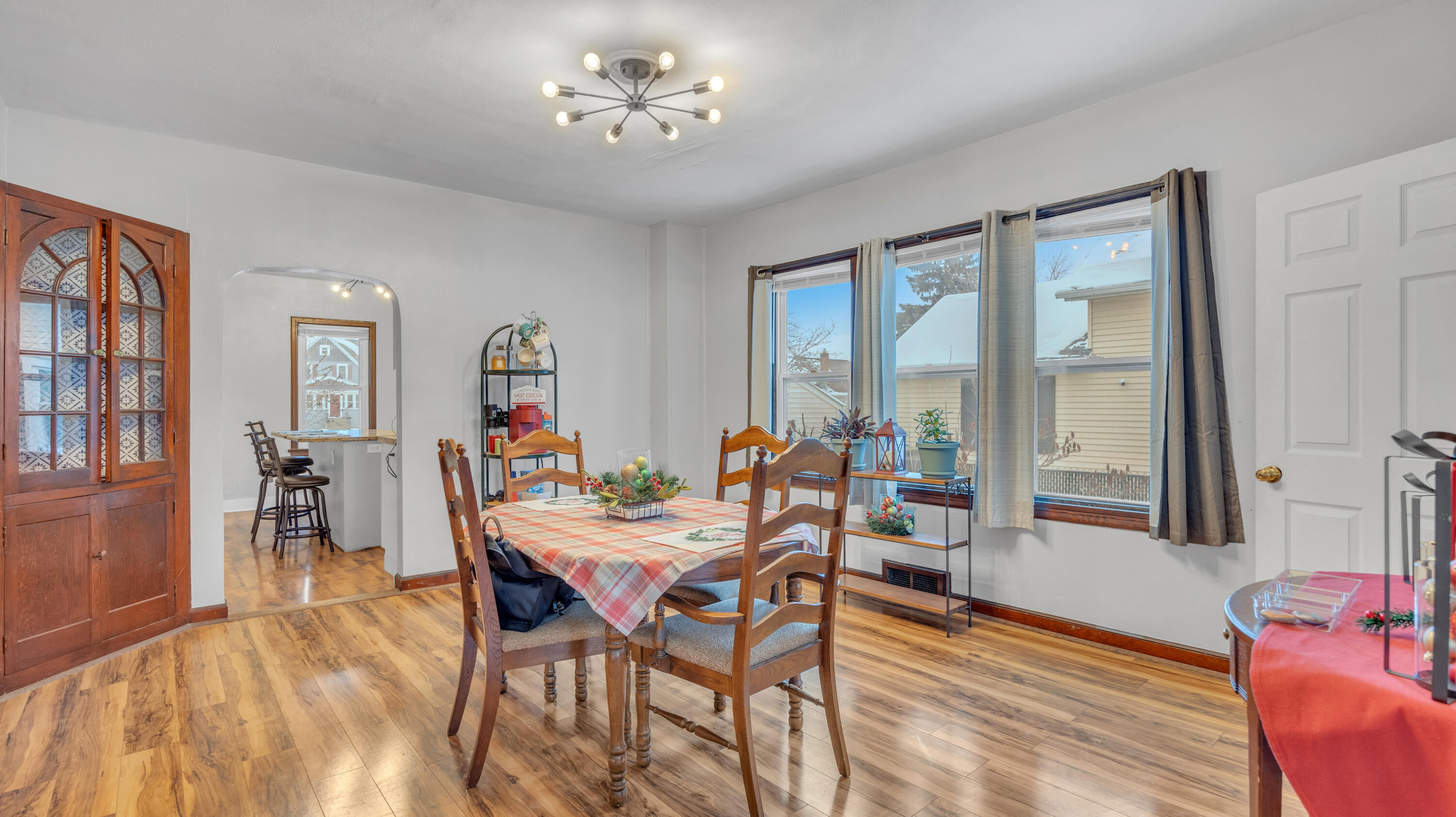 666 West 9th Avenue Oshkosh, WI 54902 - Photo 6 of 25 Dining Room 1-2